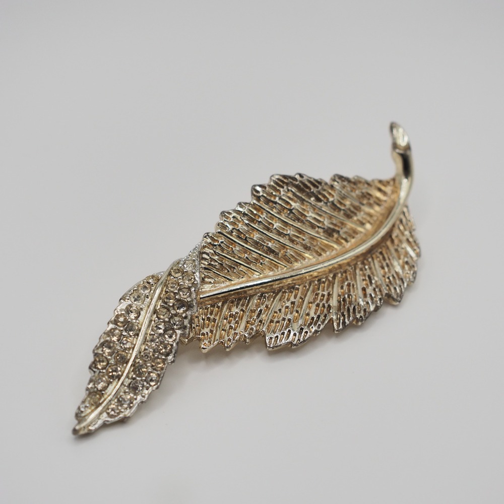 Vintage Sarah Coventry Brooch Fashion Leaf Pin Rhinestone Gold Tone Textured MCM